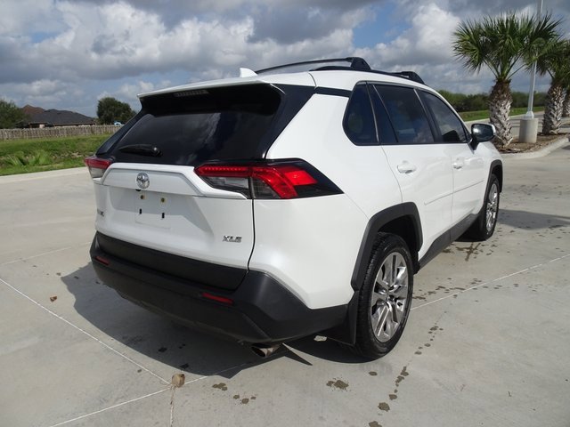Used 2023 Toyota RAV4 XLE Premium image 4