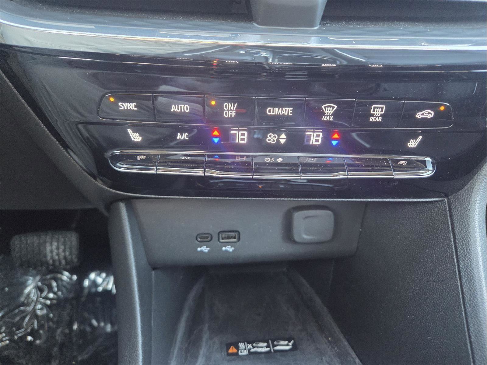 Used 2026 Buick Encore GX Avenir w/ Avenir Technology Package image 62