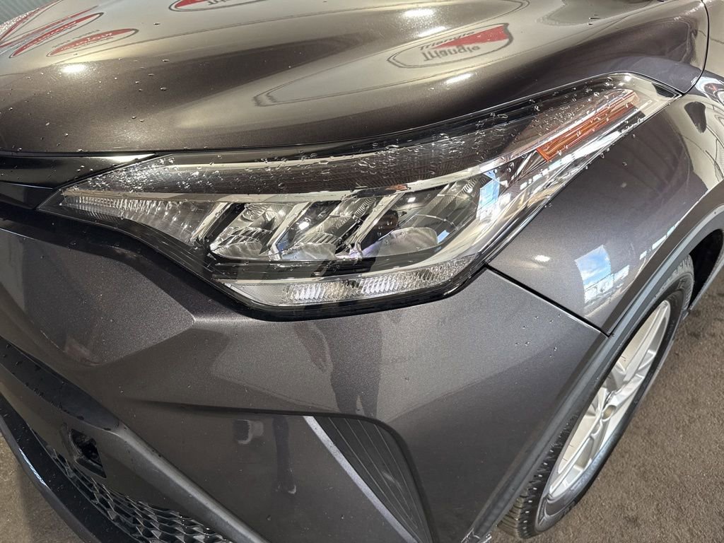 Used 2021 Toyota C-HR LE image 2