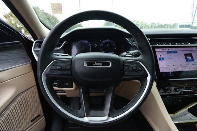 Certified 2022 Jeep Grand Cherokee L Limited image 11
