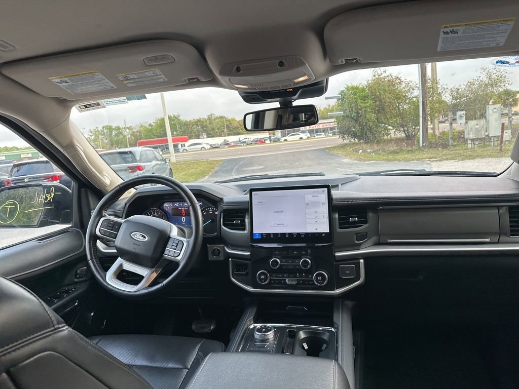 Used 2024 Ford Expedition Max XLT image 7