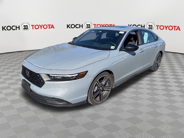 Used 2025 Honda Accord Sport image 3