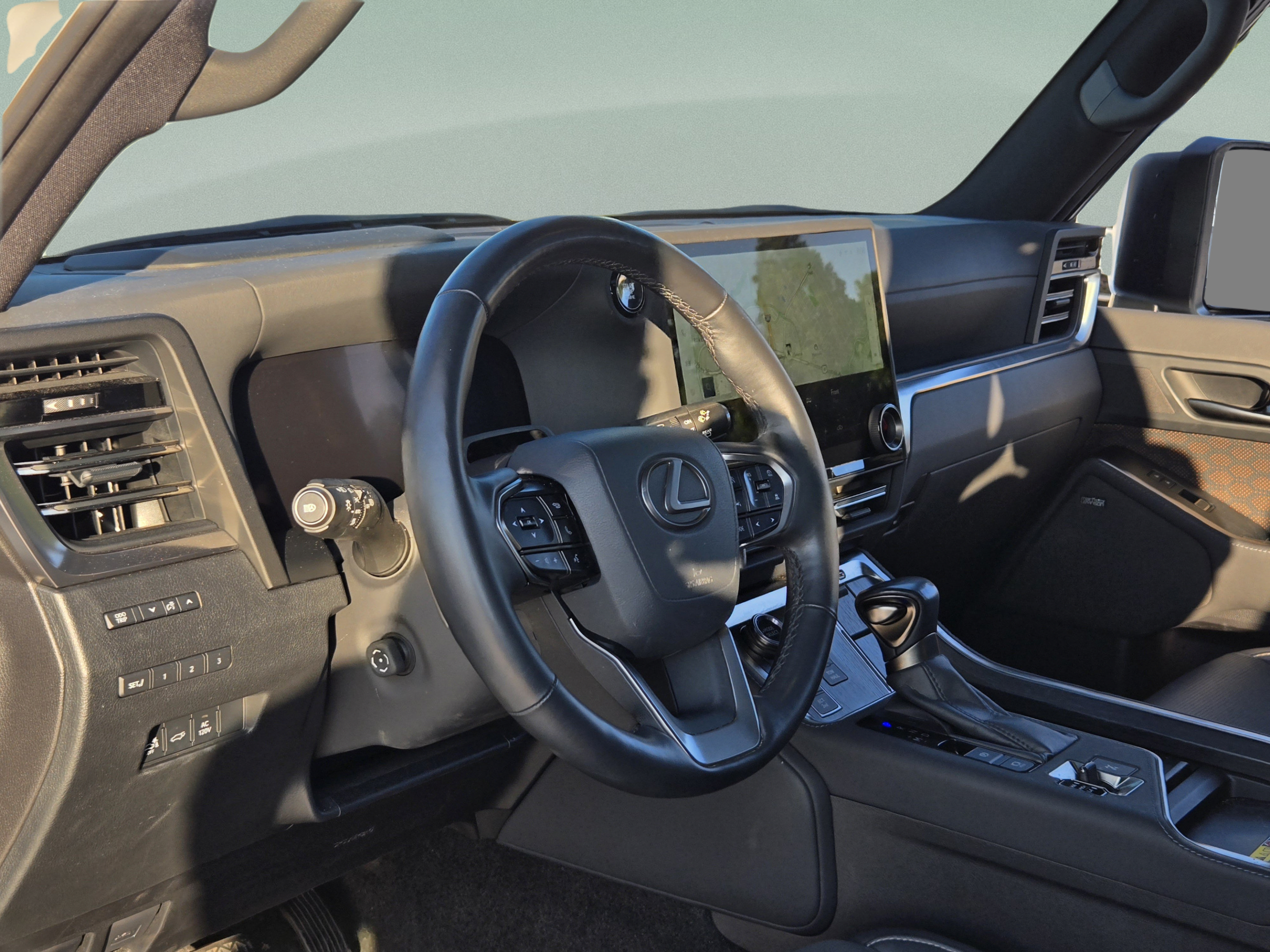 Used 2024 Lexus GX 550 w/ Cold Area Package AWD/4WD image 12