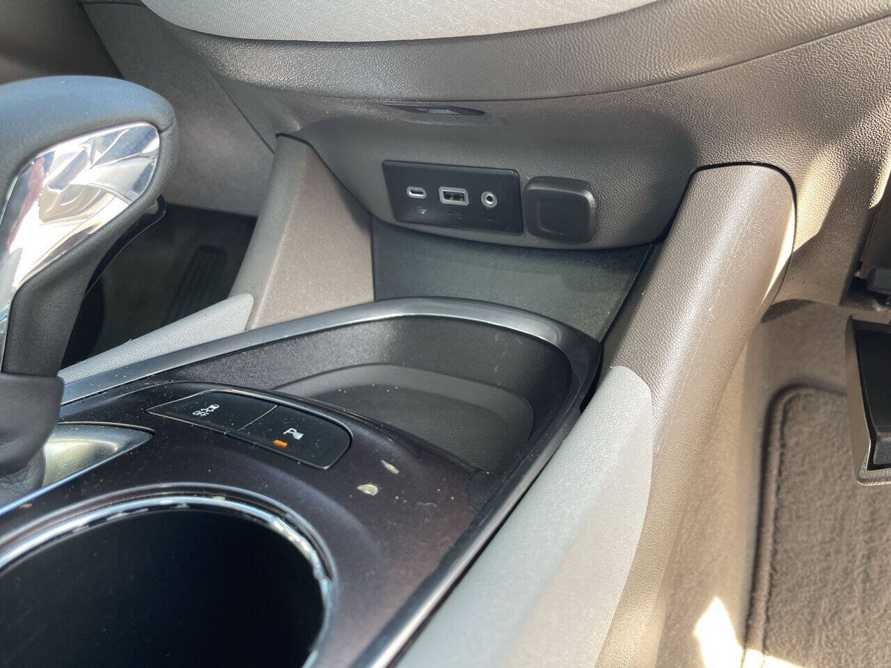 Used 2021 Chevrolet Malibu LT FWD image 30