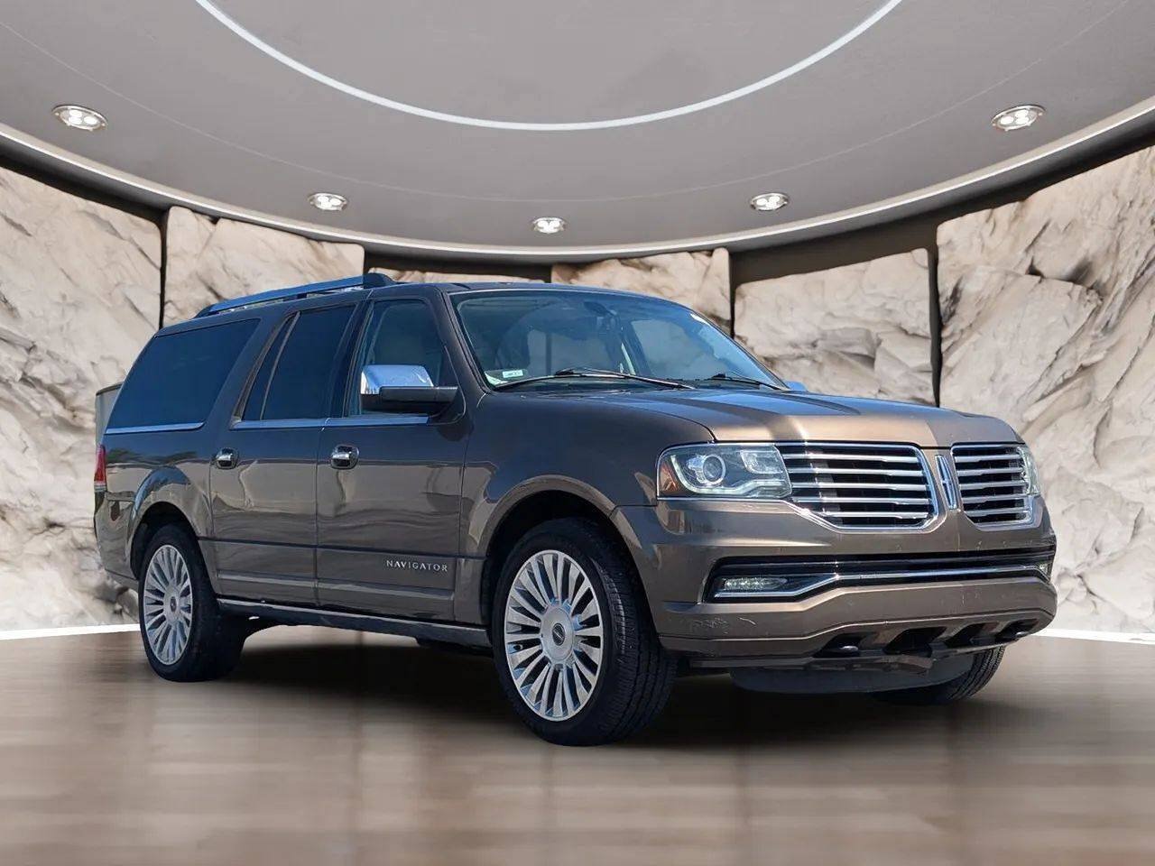 Used 2015 Lincoln Navigator L 2WD w/ Equipment Group 101A Reserve image 40