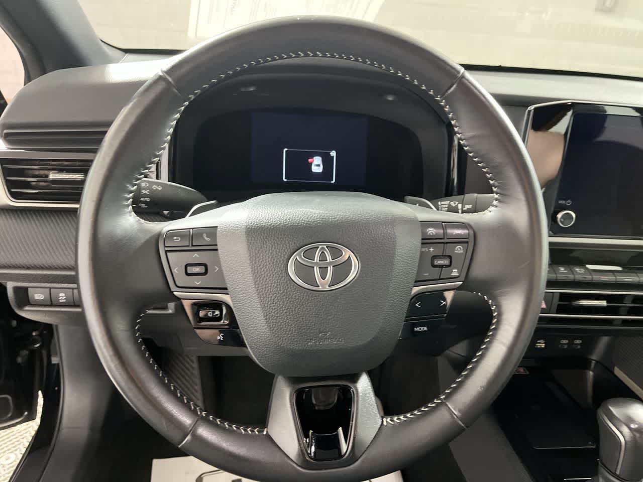 Used 2025 Toyota Camry SE FWD image 16