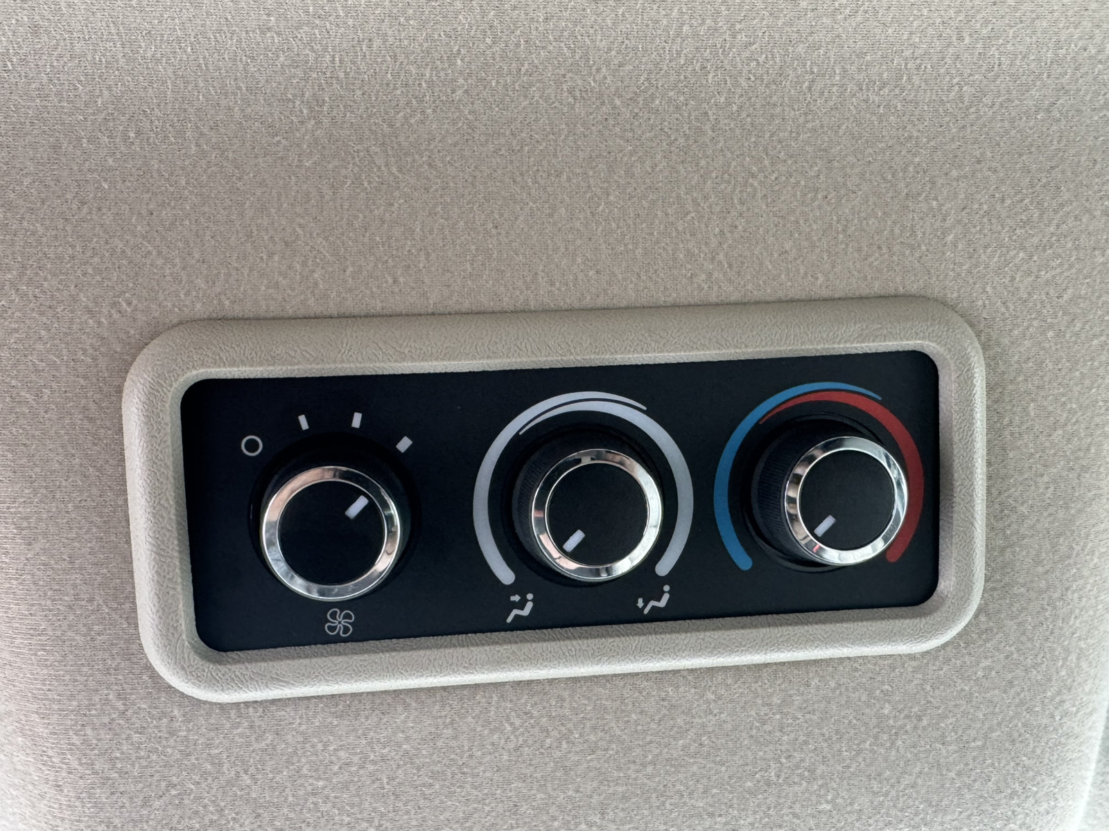 Used 2025 GMC Savana 3500 LT w/ LT Preferred Equipment Group RWD image 20