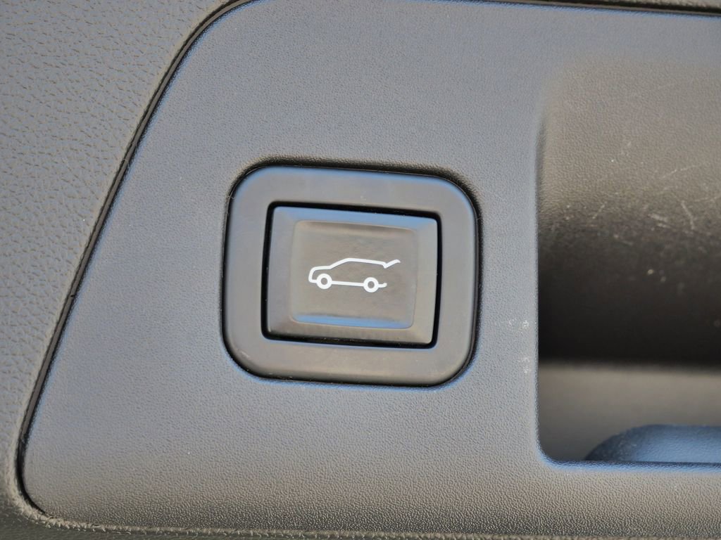 Used 2022 Buick Envision Avenir w/ Technology Package II AWD/4WD image 25