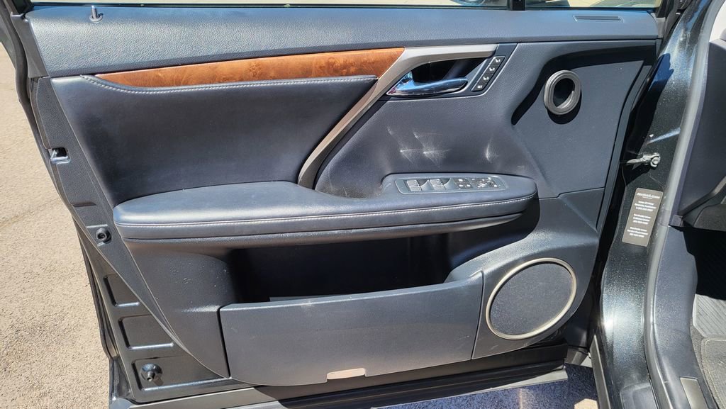 Used 2022 Lexus RX 350L FWD w/ Premium Package image 27