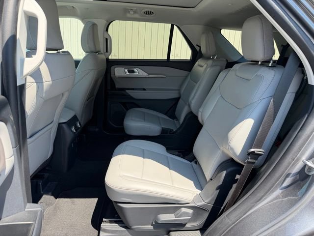Certified 2025 Ford Explorer Active w/ Active Comfort Package AWD/4WD image 19