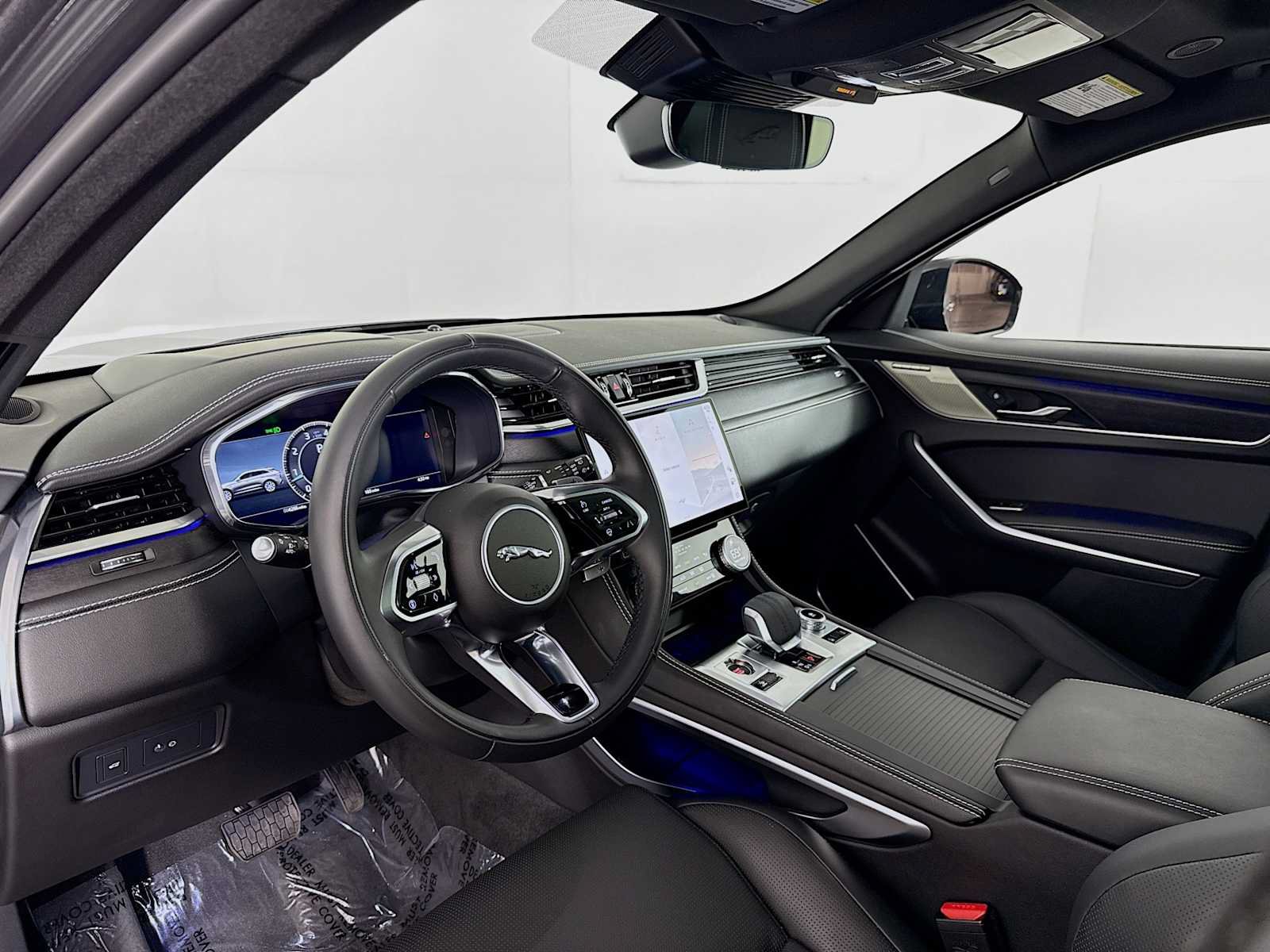Used 2026 Jaguar F-PACE R-Dynamic S AWD/4WD image 9