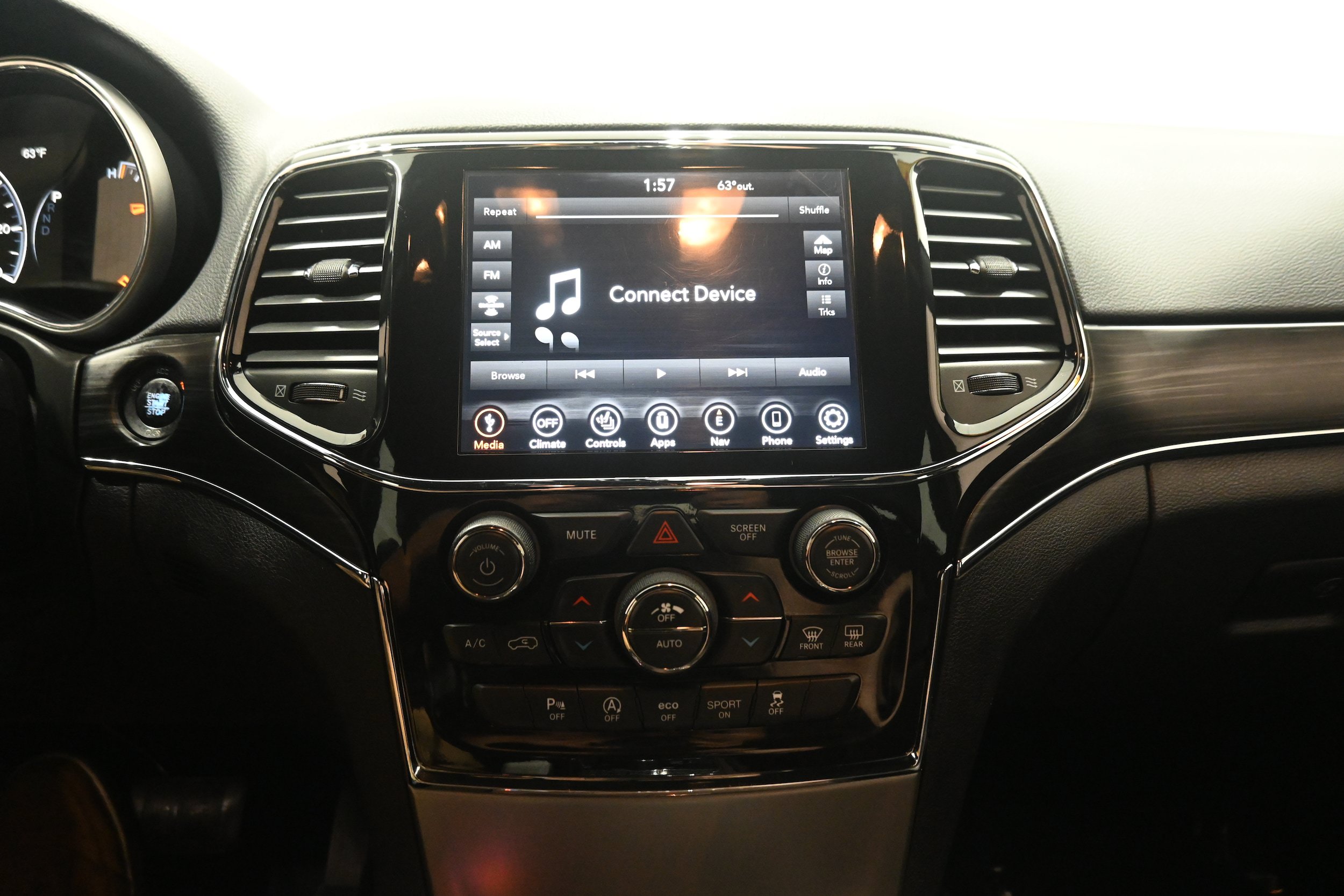 Used 2021 Jeep Grand Cherokee Limited AWD/4WD image 15