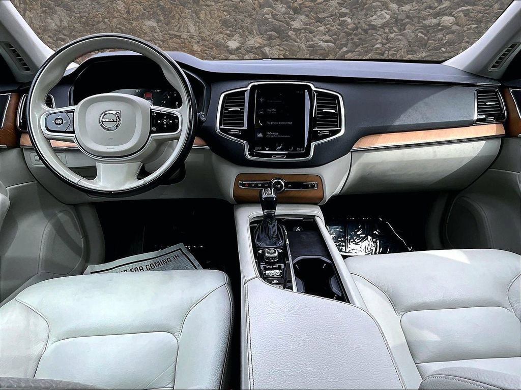 Used 2021 Volvo XC90 T6 Momentum w/ Protection Package Premier AWD/4WD image 14