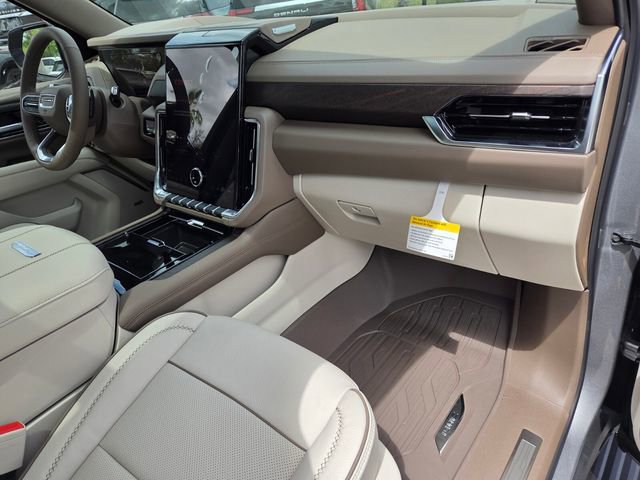 New 2026 GMC Yukon XL Denali w/ Sun & Power Step Package AWD/4WD image 18