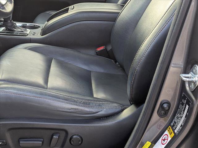 Used 2015 Toyota Highlander XLE image 15