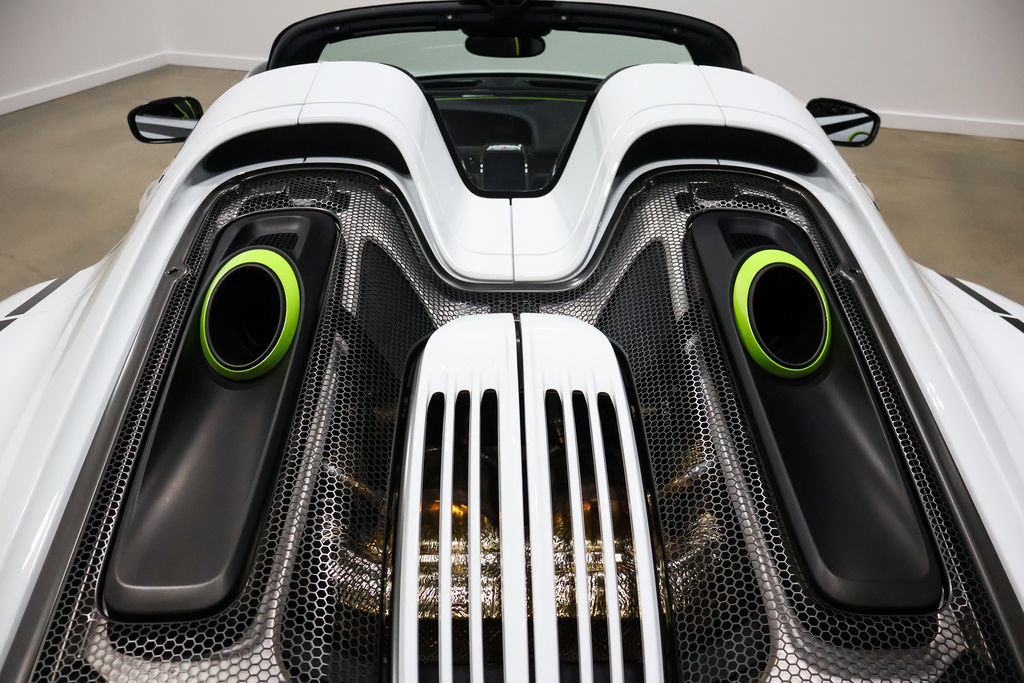 Used 2015 Porsche 918 Spyder image 98