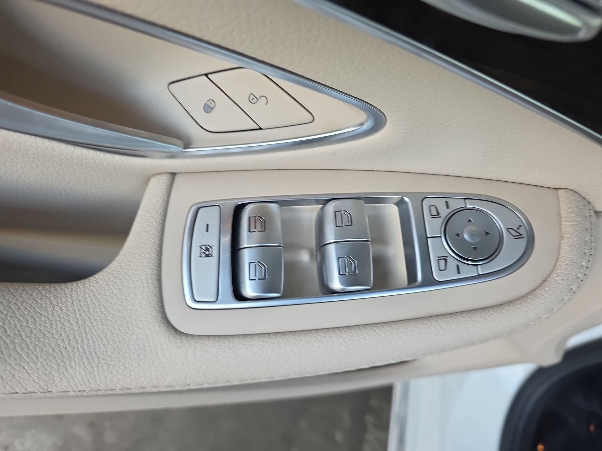 Certified 2017 Mercedes-Benz C 300 4MATIC Sedan image 26