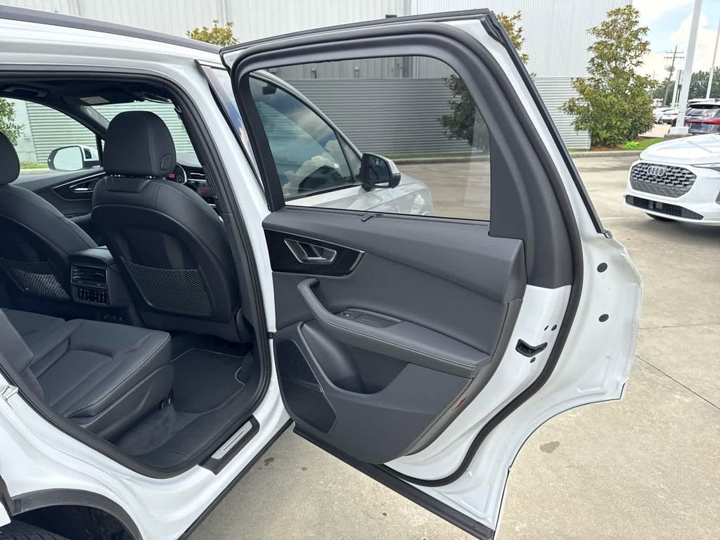 New 2025 Audi Q7 3.0T Premium Plus image 17