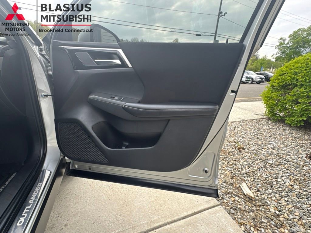 Used 2022 Mitsubishi Outlander ES AWD/4WD image 41