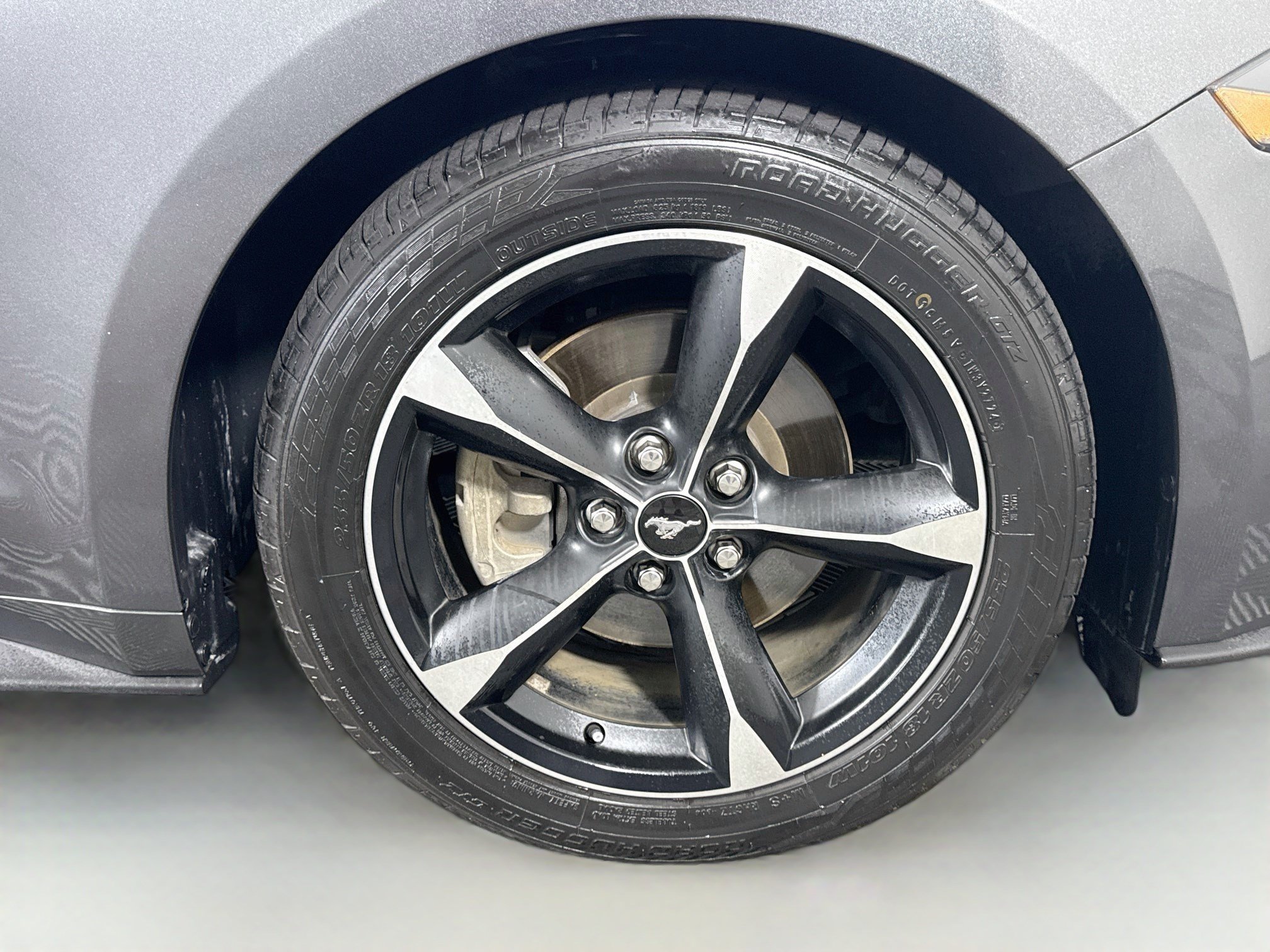 Used 2020 Ford Mustang Coupe RWD image 30