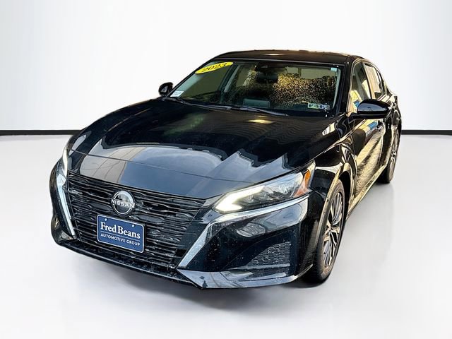 Used 2023 Nissan Altima 2.5 SV image 3