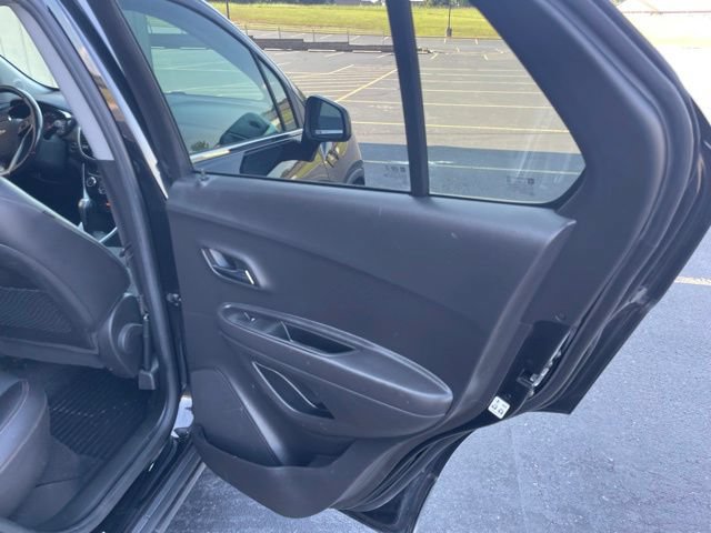 Used 2020 Chevrolet Trax LT w/ Driver Confidence Package FWD image 42
