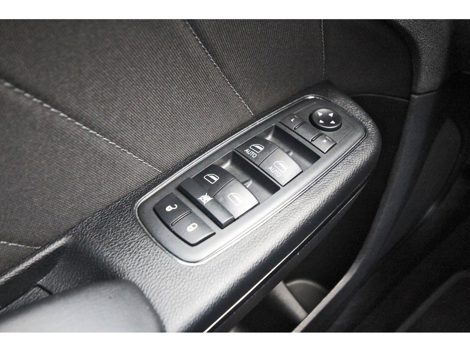 Used 2020 Dodge Charger SXT w/ Driver Convenience Group image 23