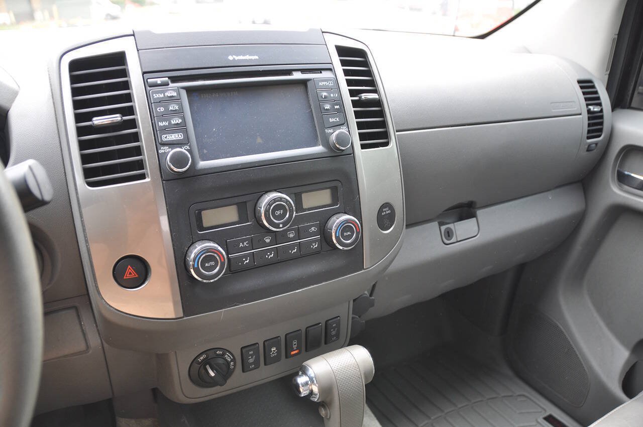 Used 2014 Nissan Frontier SL w/ SL Moonroof Package AWD/4WD image 31