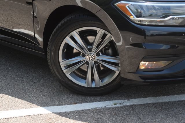 Used 2020 Volkswagen Jetta R-Line FWD image 29