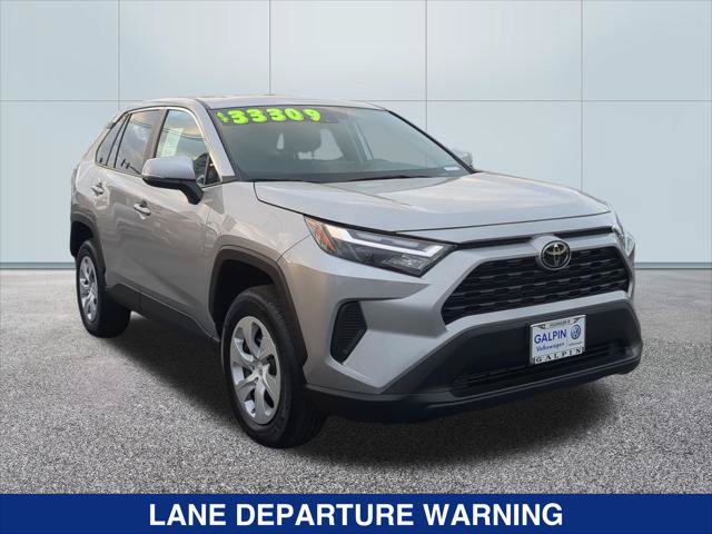 Used 2025 Toyota RAV4 LE FWD image 7