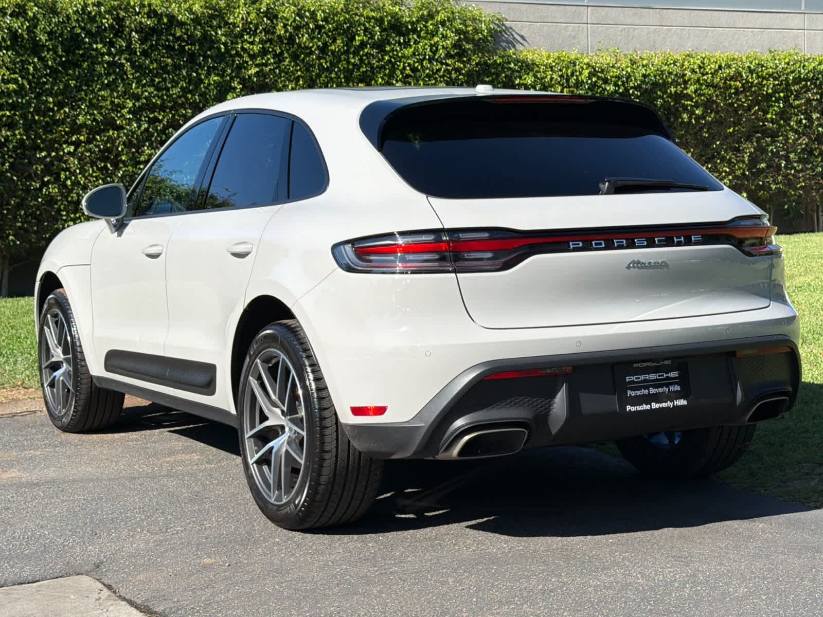New 2026 Porsche Macan AWD/4WD image 3