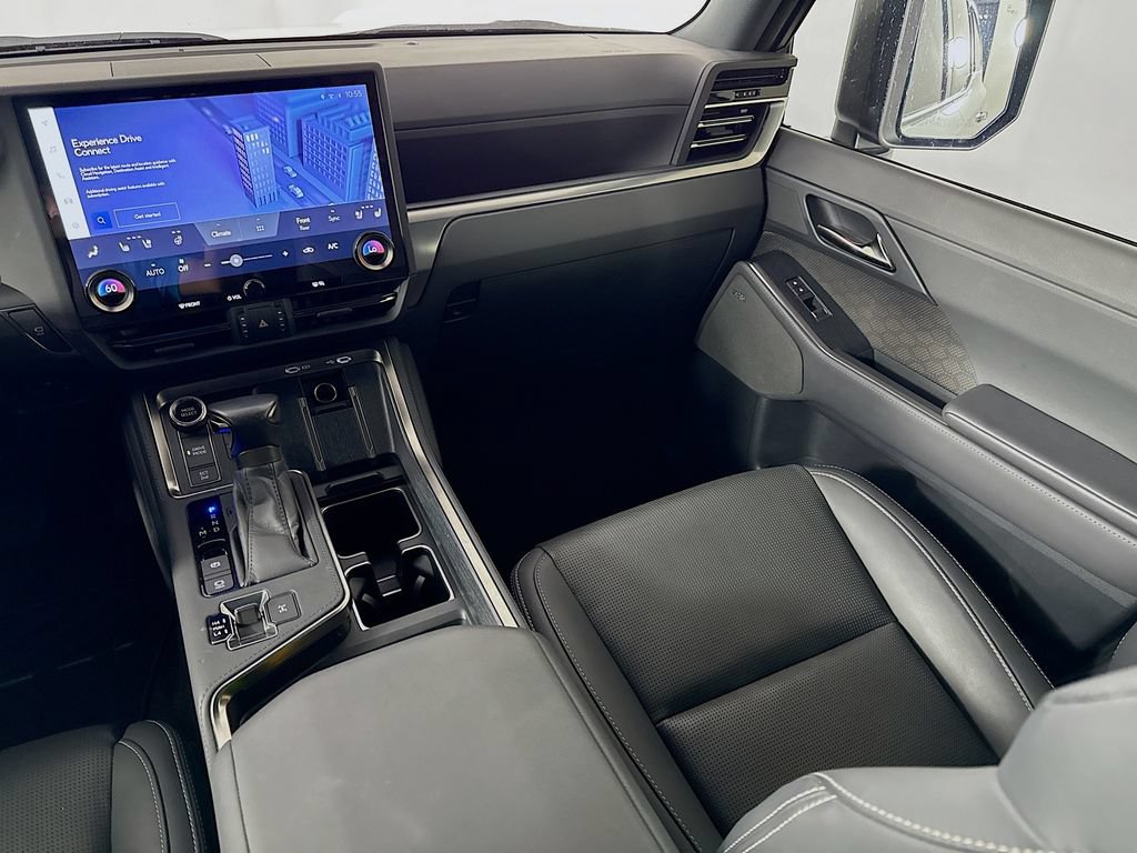 Used 2024 Lexus GX 550 w/ Accessory Package (31) AWD/4WD image 25
