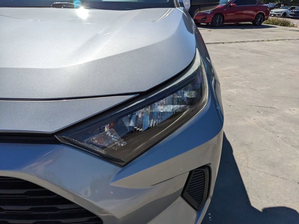 Used 2020 Toyota RAV4 LE image 11