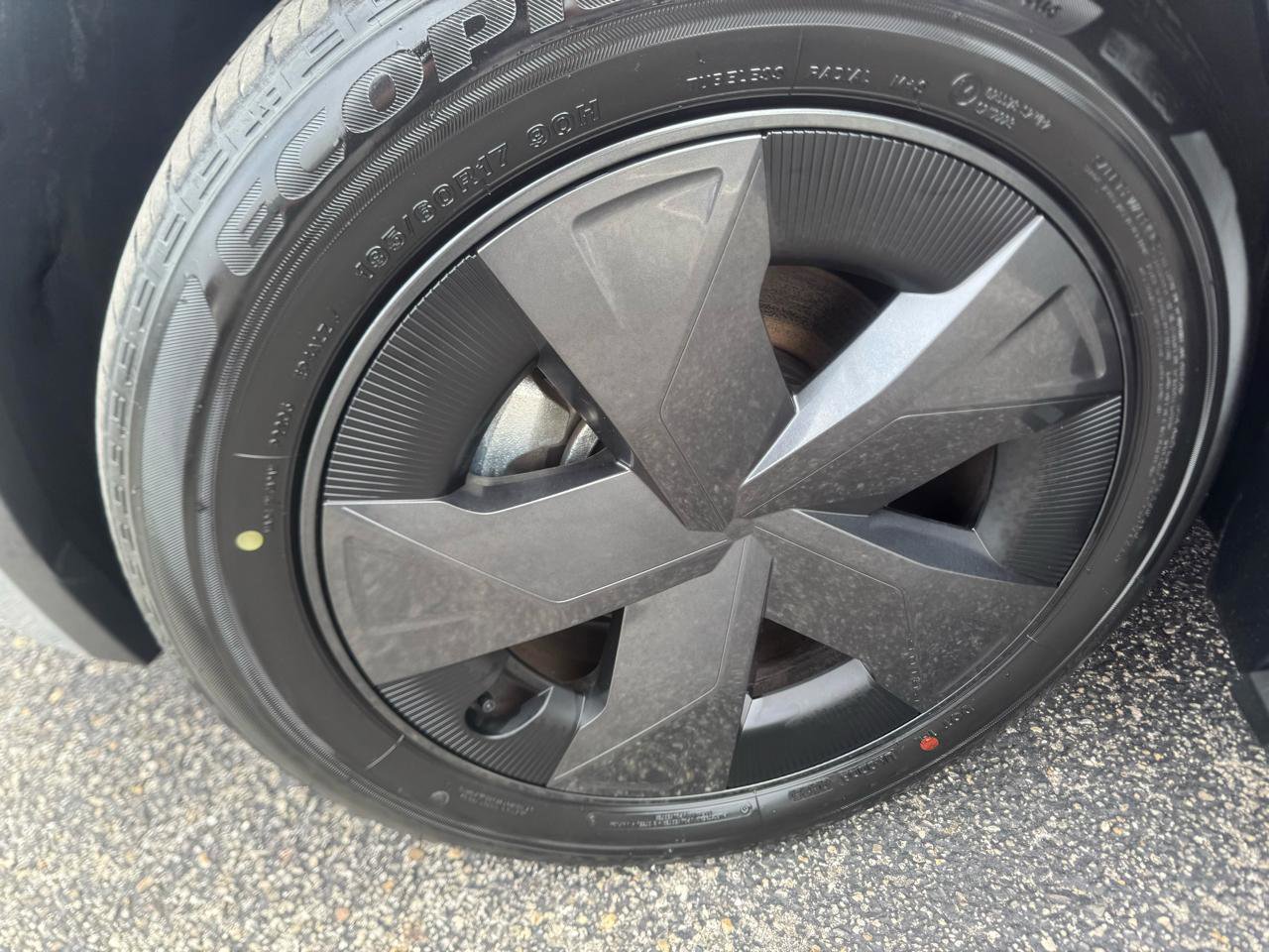 Used 2025 Toyota Prius LE image 41