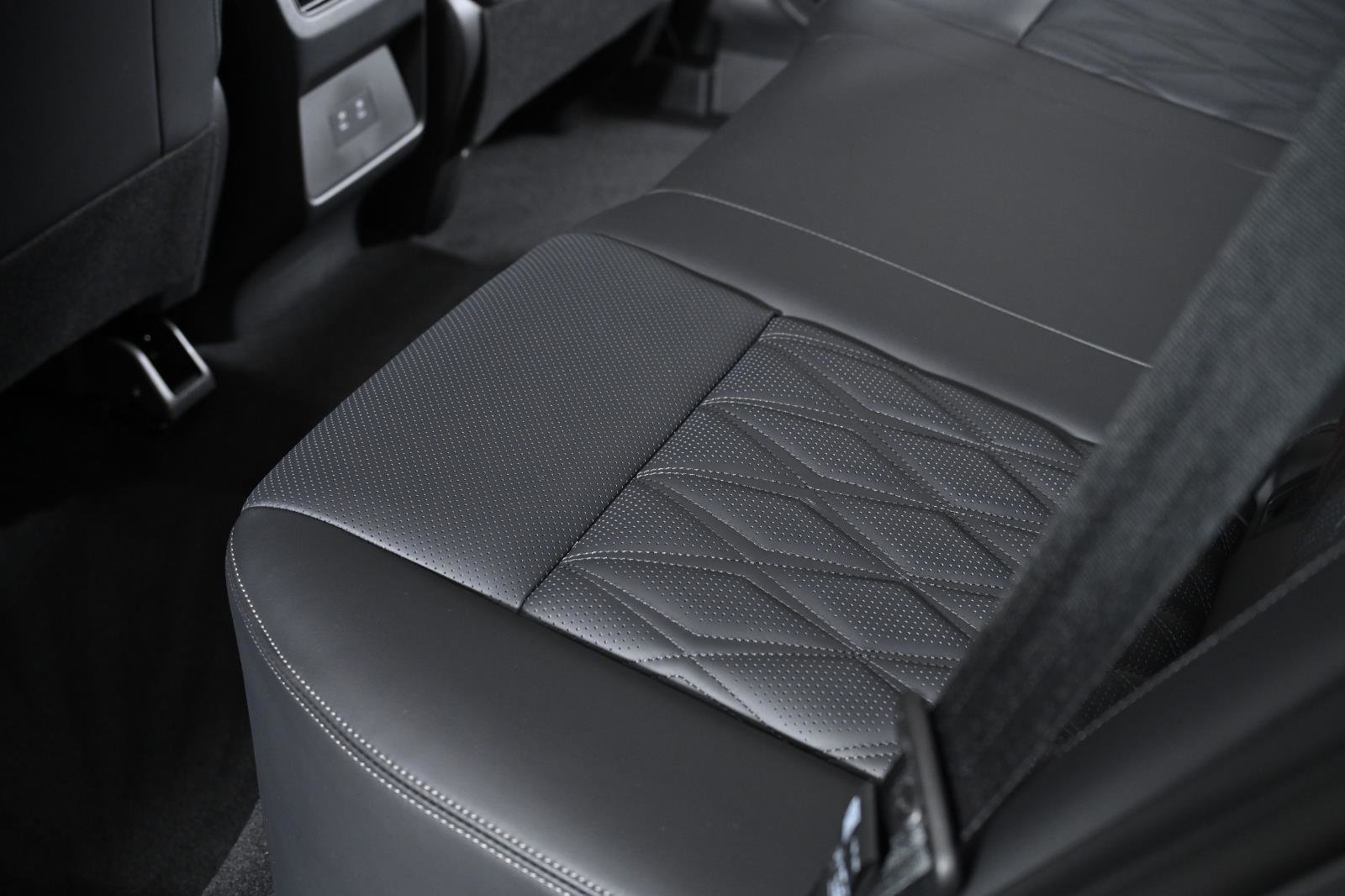 Used 2024 Nissan Rogue Platinum image 31