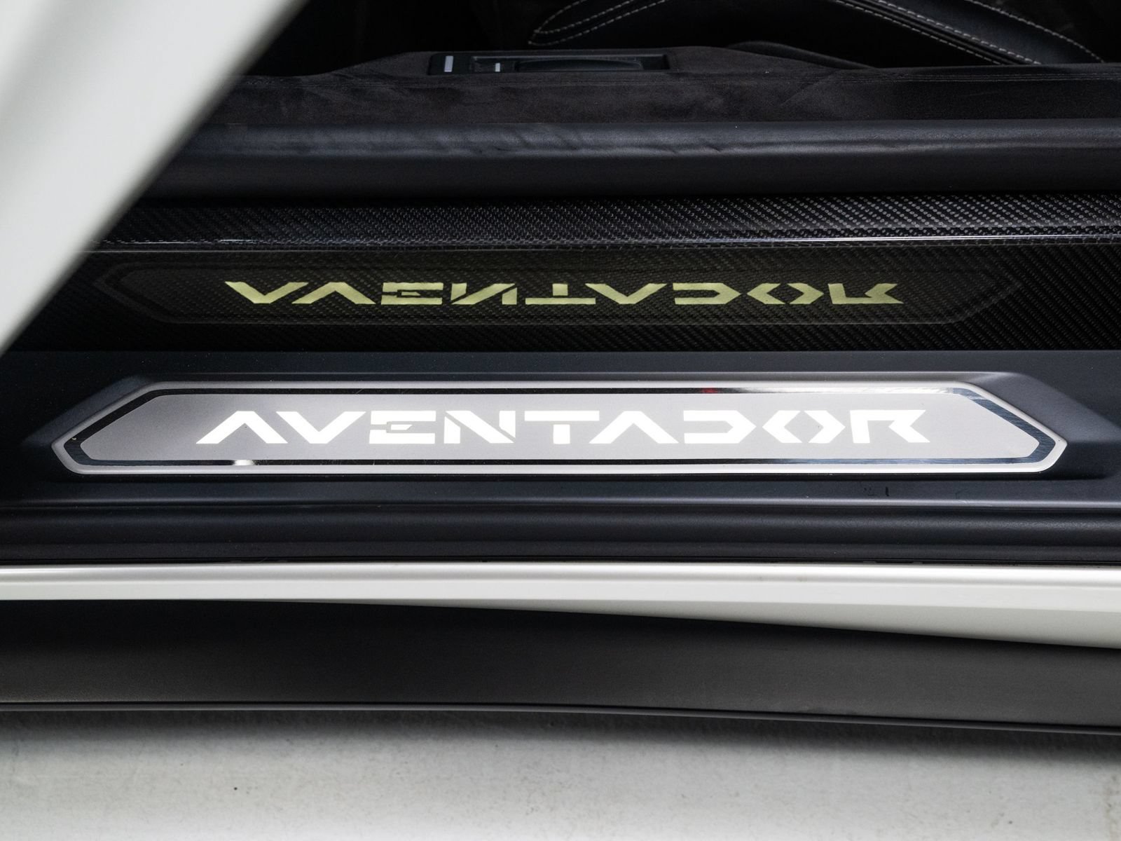 Used 2018 Lamborghini Aventador S AWD/4WD image 37