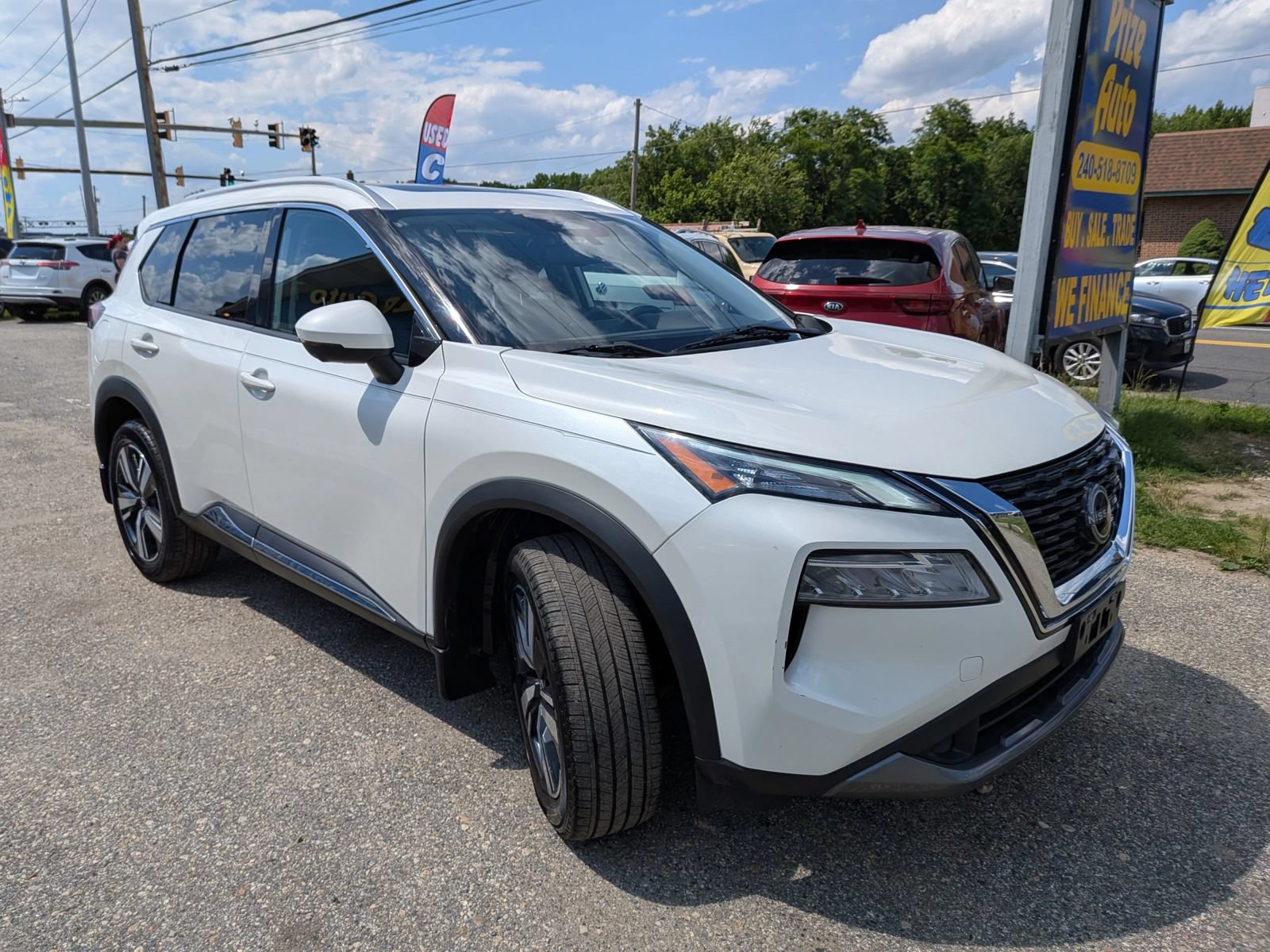 Used 2023 Nissan Rogue SL AWD/4WD image 8