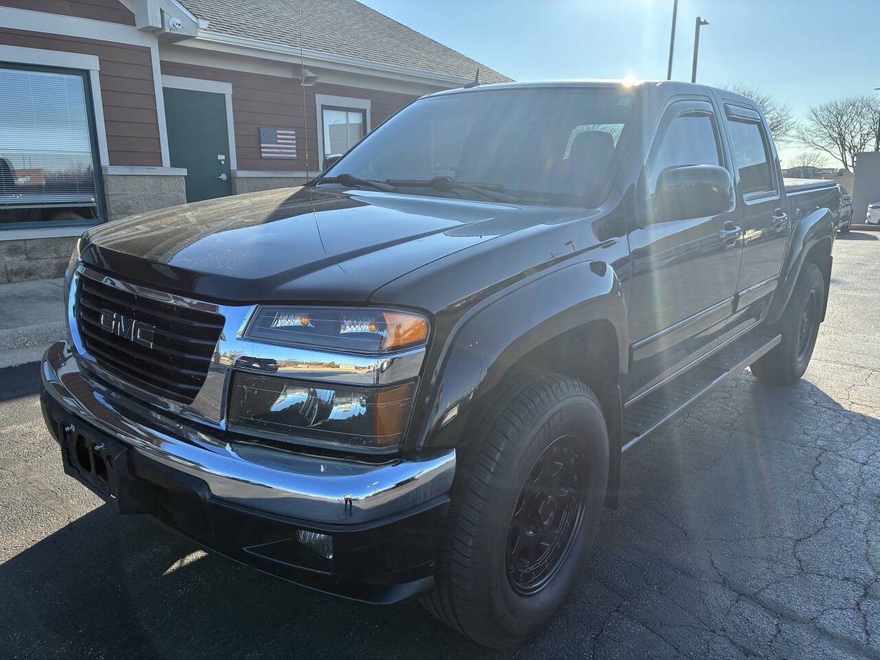 Used 2011 GMC Canyon SLE image 1