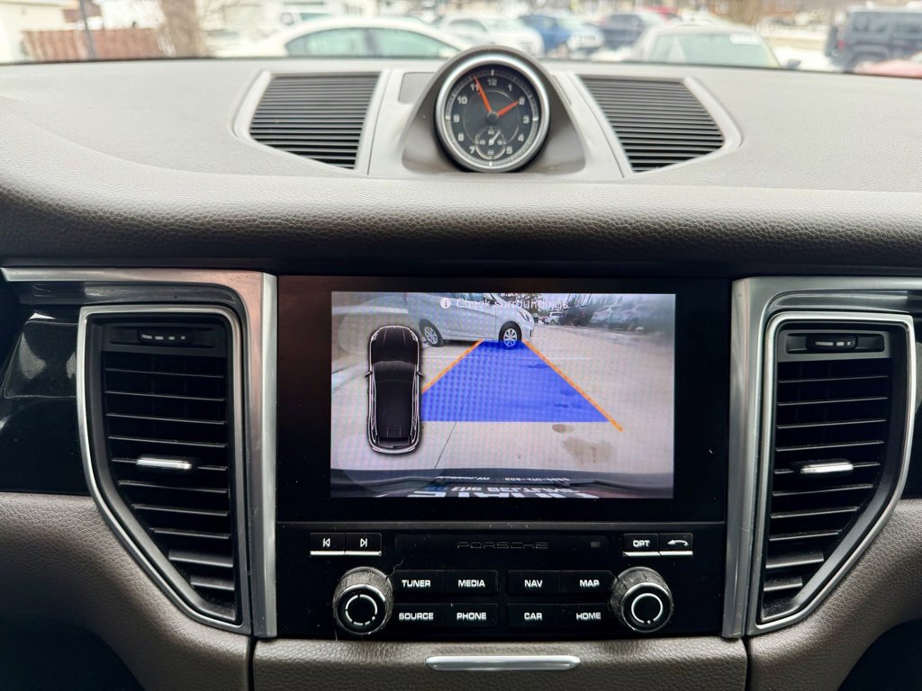 Used 2018 Porsche Macan image 32