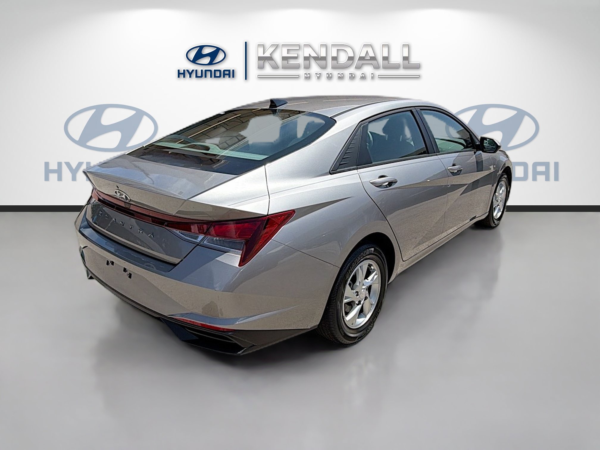 Used 2023 Hyundai Elantra SE w/ Cargo Package FWD image 6