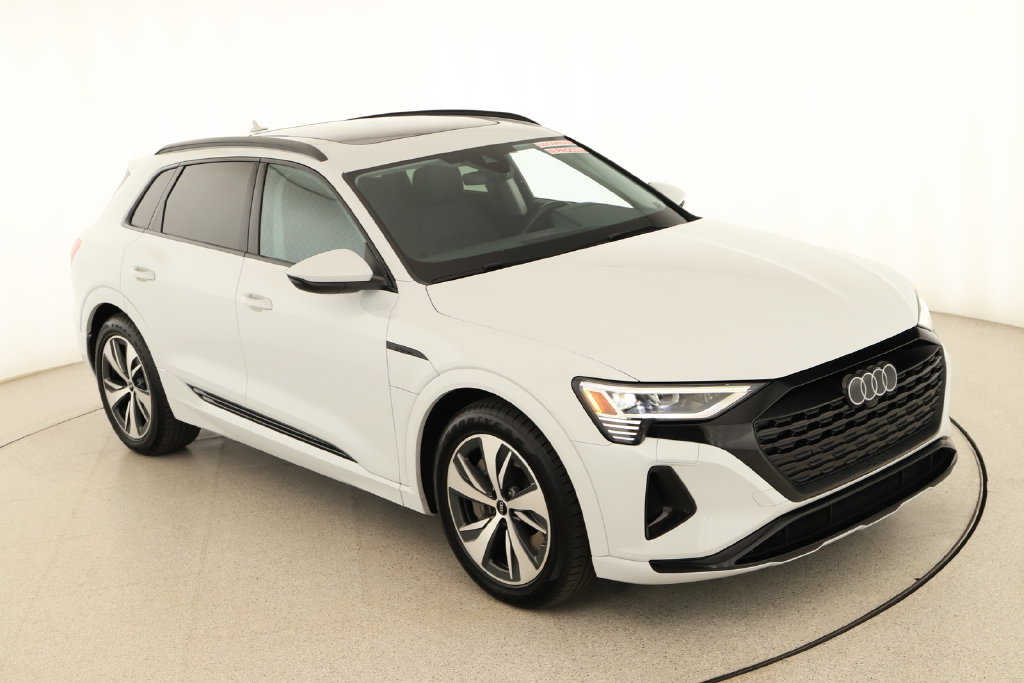 Certified 2024 Audi Q8 e-tron Premium Plus AWD/4WD image 36