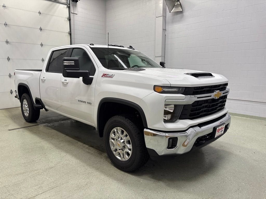 New 2026 Chevrolet Silverado 2500 LT AWD/4WD image 2