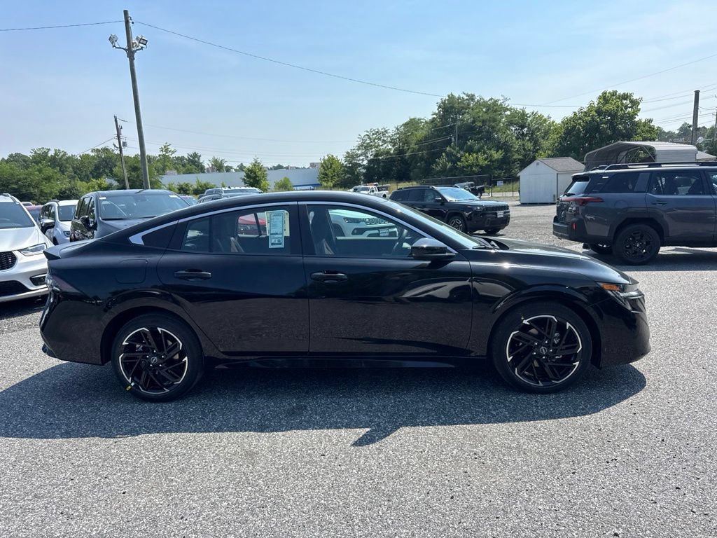 New 2026 Nissan Sentra SR w/ Floor Mat Package FWD image 4