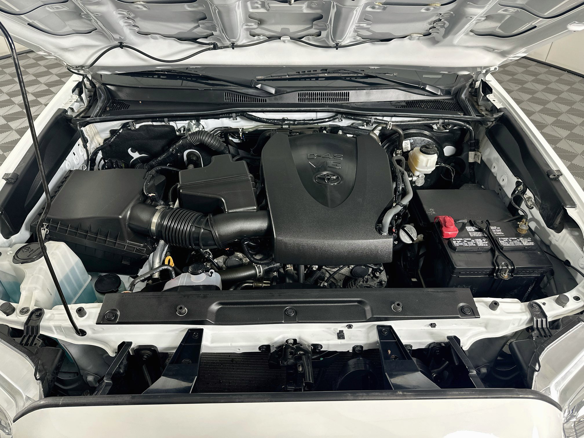 Used 2023 Toyota Tacoma SR5 RWD image 31
