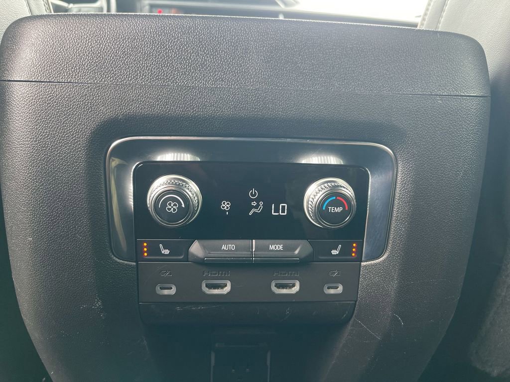 Used 2023 GMC Yukon XL Denali Ultimate image 13