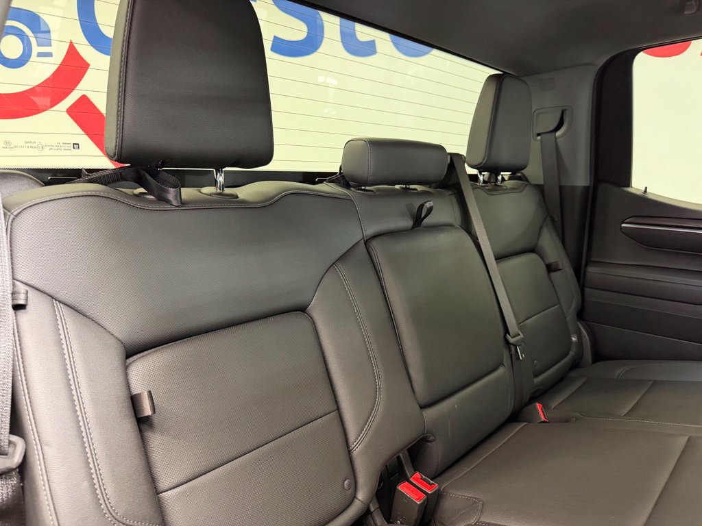 Used 2025 GMC Sierra 1500 SLT AWD/4WD image 16