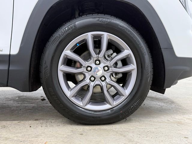 Used 2023 GMC Terrain SLT image 12