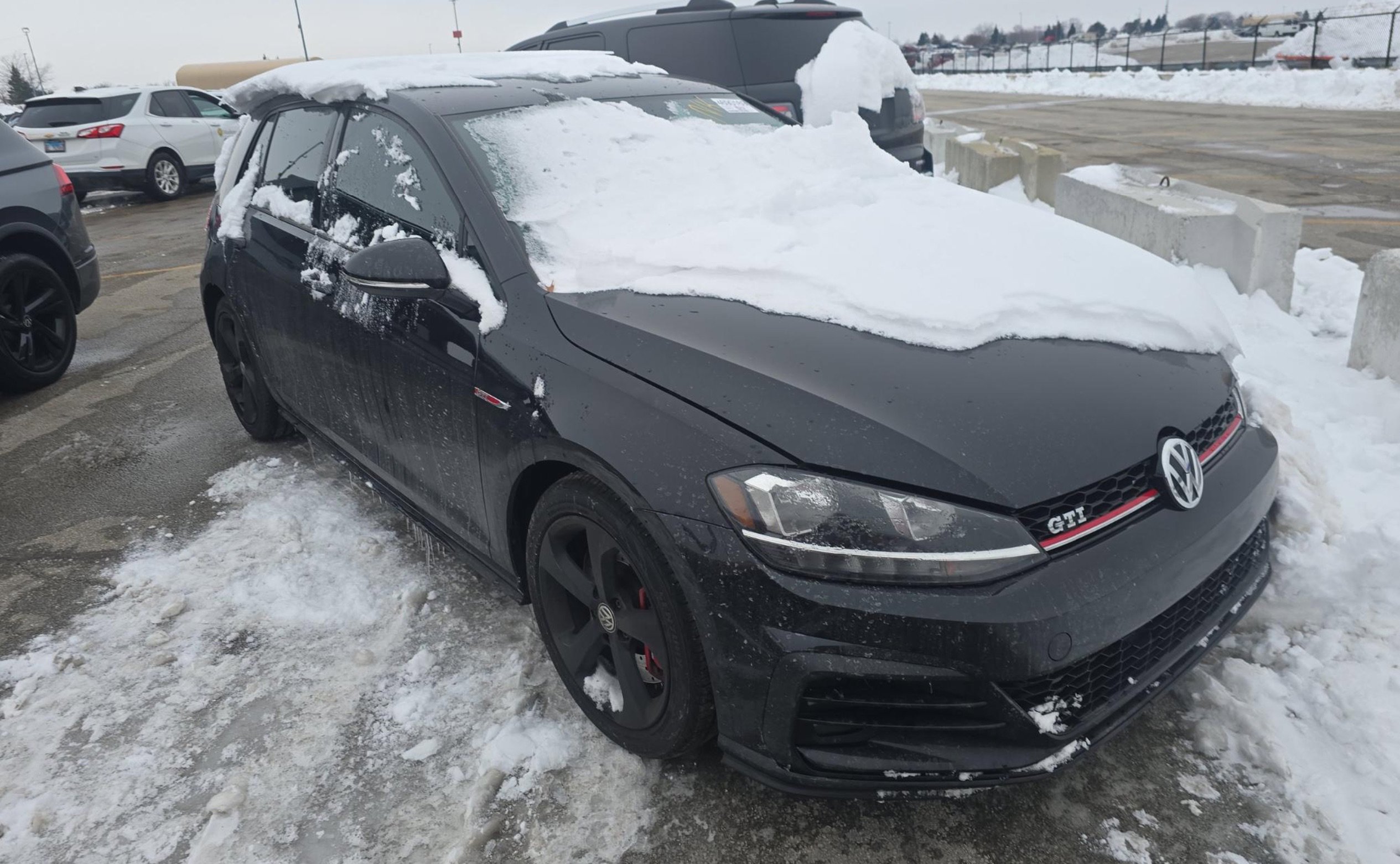 Used 2018 Volkswagen GTI SE image 3