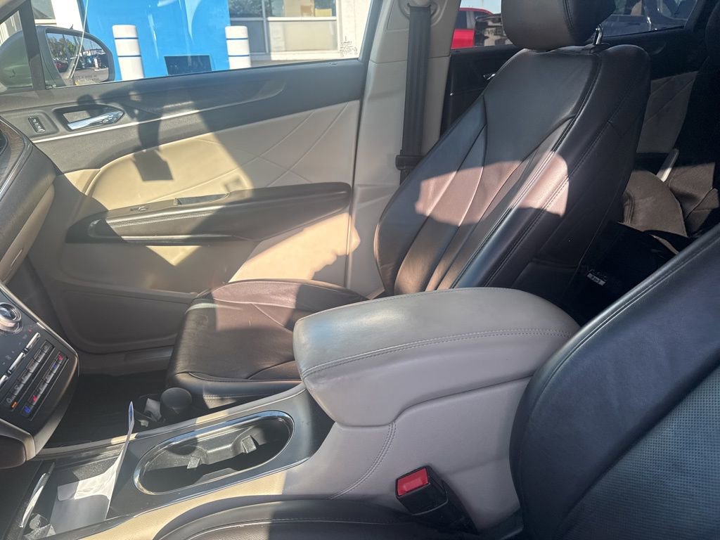 Used 2017 Lincoln MKC Reserve image 16