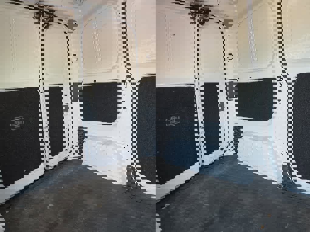 Used 2020 Nissan NV200 S image 26